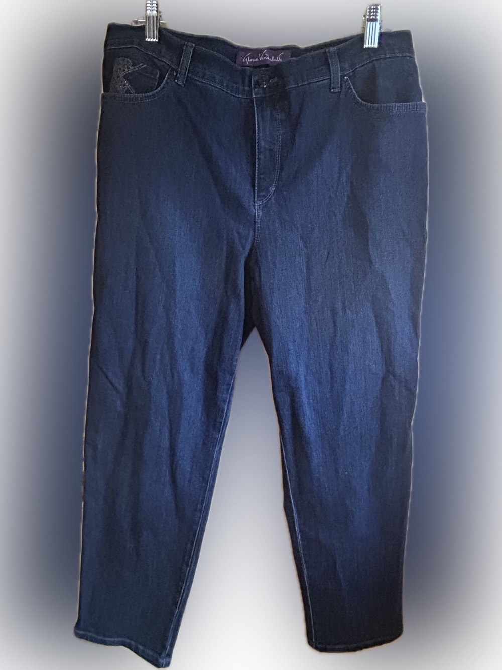 Gloria Vanderbilt Amanda Women’s Straight Leg Jeans with decorative pockets